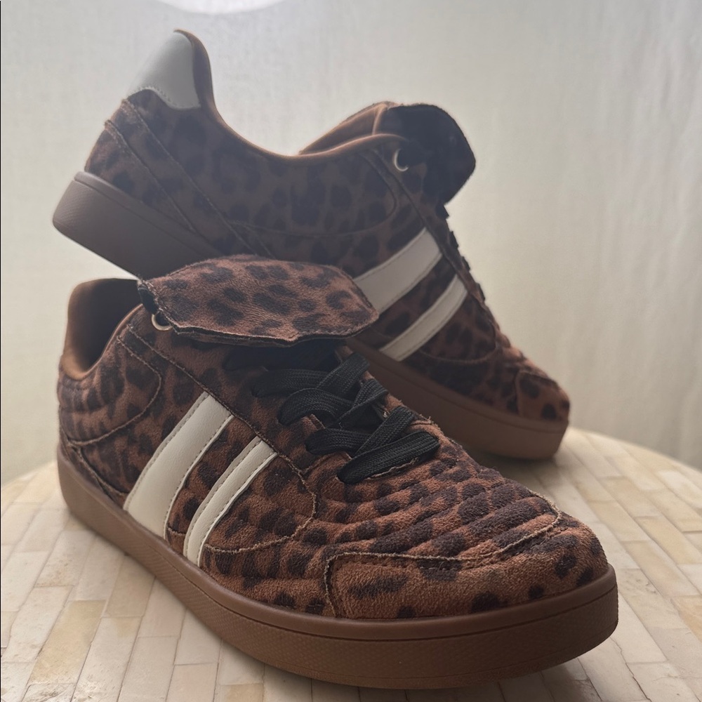 Steve Madden - Size 9, Women’s leopard Print Sneakers